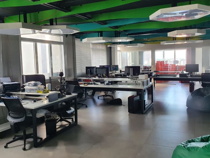 BEECOOL ESPAÇOS COMPARTILHADOS